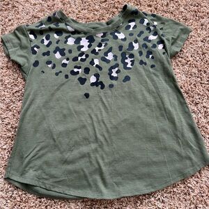 SO green tshirt with fun leopard detail, size M/8